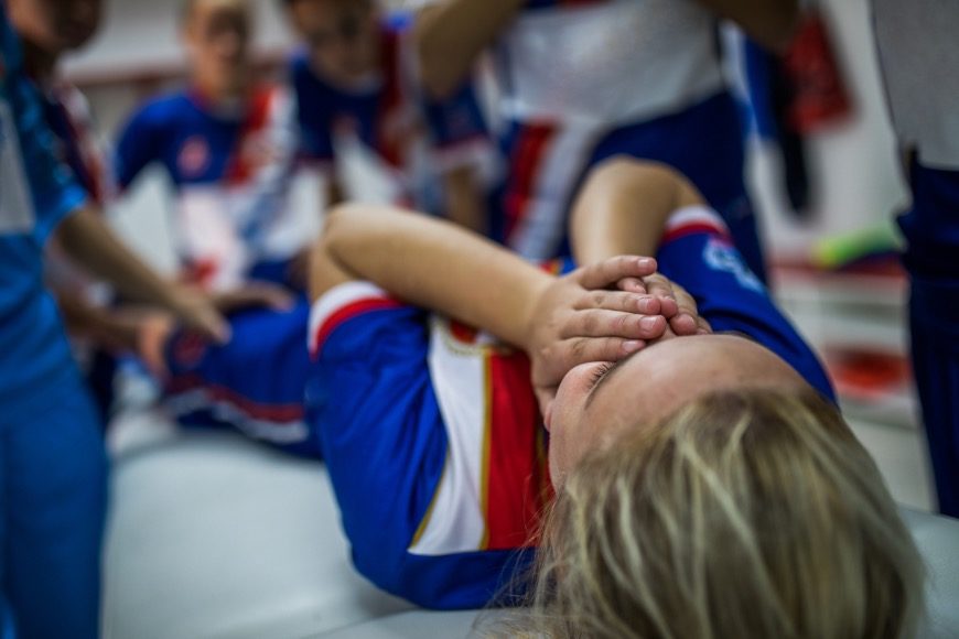 injured female athlete